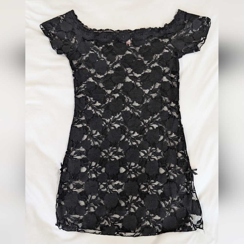 Vx Intimate Black Lace Off-Shoulder Top, Size M